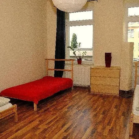 3-raum-fewo-dresden-zentrum-balkon-blick-auf-altstadt-l10 * Drezda