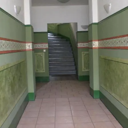 3-raum-fewo-dresden-zentrum-balkon-blick-auf-altstadt-l10 Apartman *