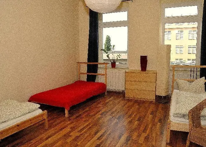 3-raum-fewo-dresden-zentrum-balkon-blick-auf-altstadt-l10 * Drezda