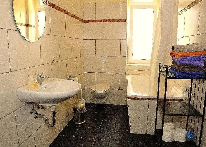 3-raum-fewo-dresden-zentrum-balkon-blick-auf-altstadt-l10 Drezda