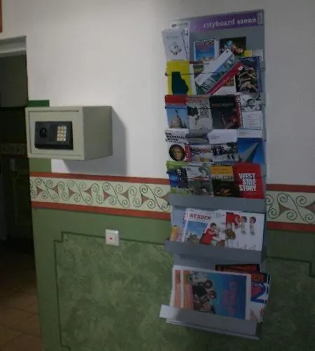 3-raum-fewo-dresden-zentrum-balkon-blick-auf-altstadt-l10 * Dresde